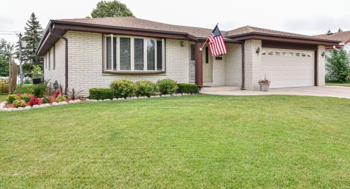 4984 24th St, Milwaukee, WI 53221-2928