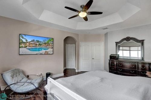 13305 32nd St, Hollywood FL 33027-3911 exterior