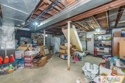 146 Oakmanor Pkwy, South Plainfield NJ  07080-4923 exterior