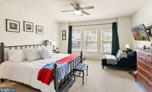 7405 Brunson Cir, Gainesville VA 20155 exterior