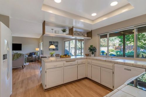 7148 Anjou Creek Cir, San Jose CA  95120-4108 exterior