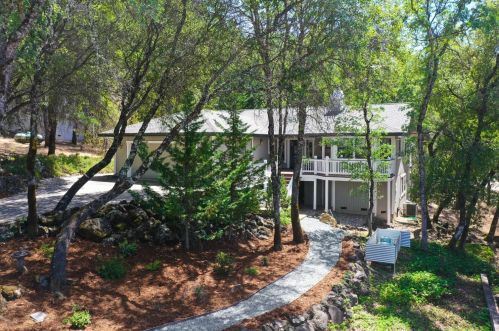 17555 Chaparral Dr, Lake Wildwood, CA 95946-9677