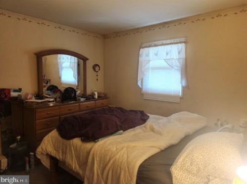 246 Riverview Dr, Ephrata, PA 17522-1874