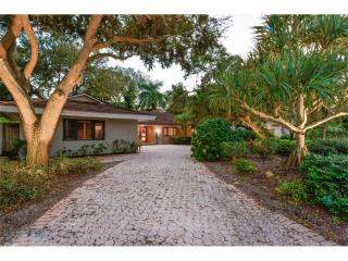 1610 Lake Shore Dr, Sarasota, FL 34231-3406