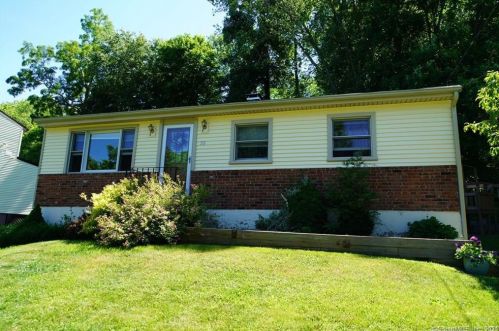 38 Blackberry Rd, Danbury, CT 06811-3815