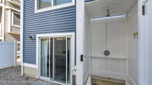 5 Fort Ave, Pelican Island NJ  08751-1512 exterior