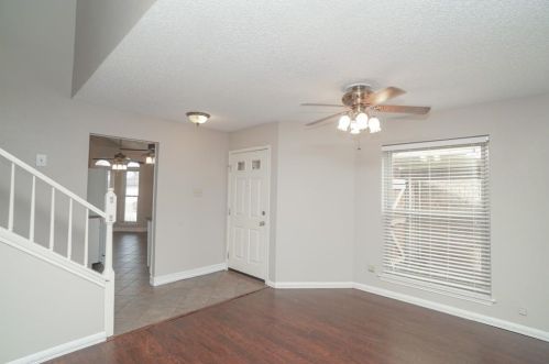 1380 Chinaberry Dr, Lewisville TX  75077-2134 exterior