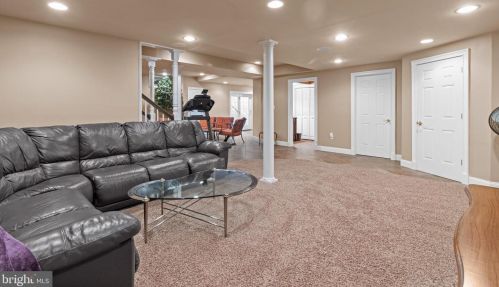 175 Edwards Dr, Southampton PA 18966-1174 exterior