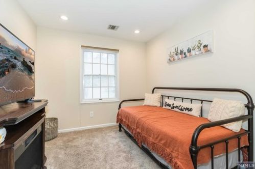 98 Stonyridge Dr, Lincoln Park NJ  07035-2253 exterior