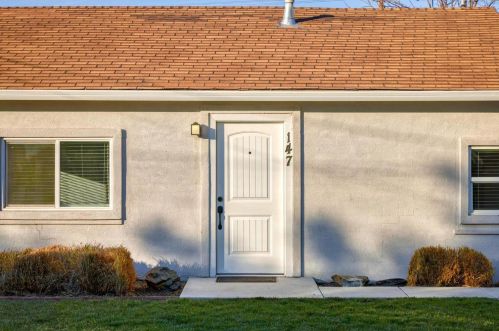 147 Drake Ave, Modesto CA  95350-4518 exterior