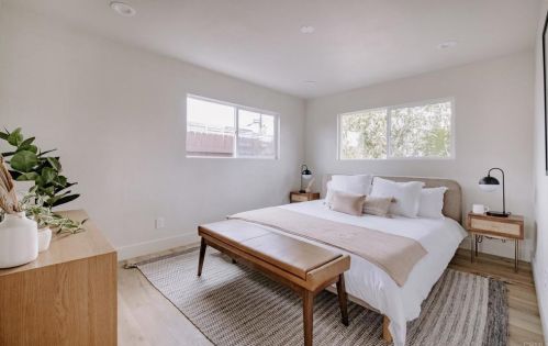 1027 San Abella Dr, Encinitas CA  92024-3949 exterior