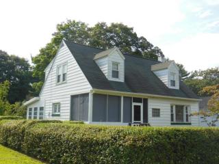 1541 Spruce St, Stroudsburg, PA 18360-2914
