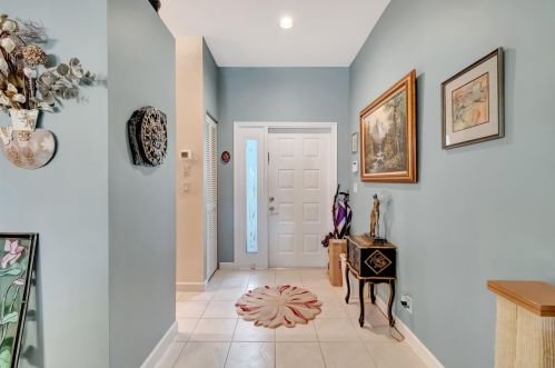 10549 Royal Caribbean Cir, Boynton Beach FL  33437-4285 exterior