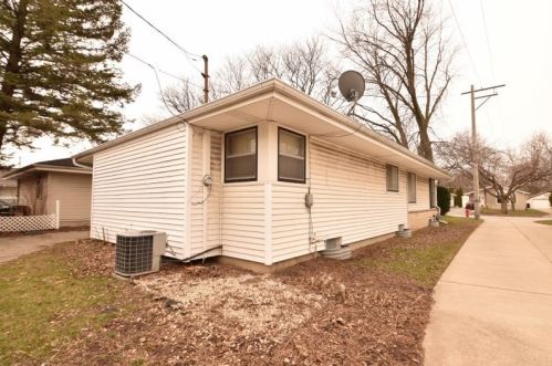 2104 113, Milwaukee WI 53226-4001 exterior