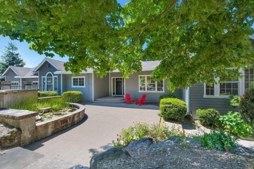 14675 Morelli Ln, Sebastopol, CA 95472-9350