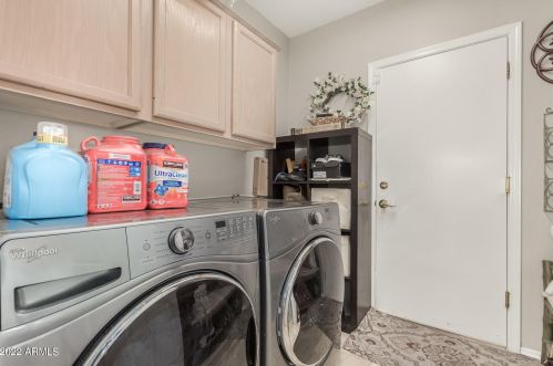 4564 Chisum Trl, Phoenix AZ  85050-8525 exterior
