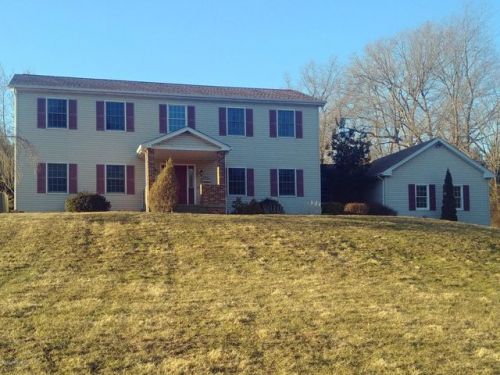 1486 Grist Mill Dr, Weatherly, PA 18255-3402