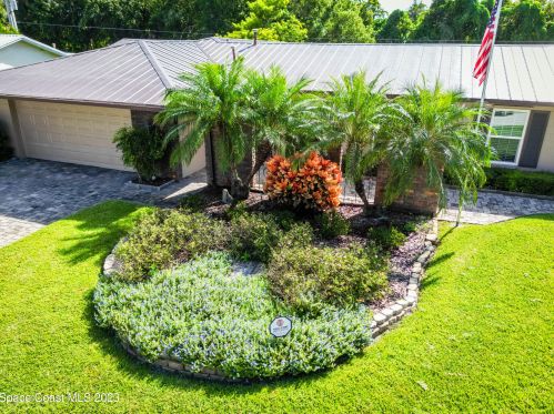 2865 Las Palmas Dr, Titusville, FL 32780-5430