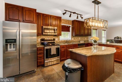 60 Kinsley Ln, Fredericksburg VA  22406-4089 exterior