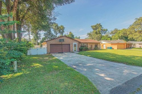 1108 Helen Dr, Deland, FL 32720-6558