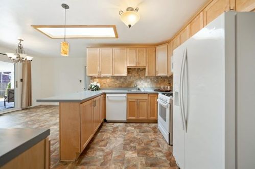 213 Hankey Farms Dr, Noblestown PA 15071-9301 exterior