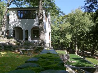 151 Good Hill Rd, Weston, CT 06883-2335