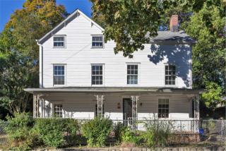 12 Arlington Ln, Bayville NY  11709-2102 exterior