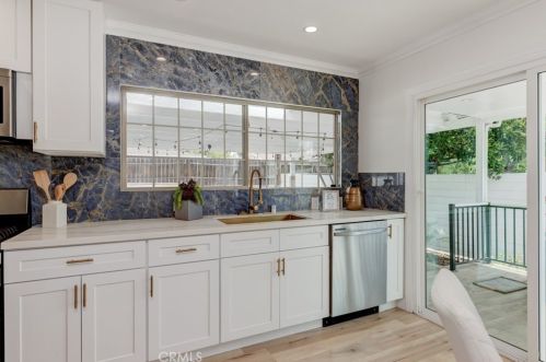 7812 Peachtree Ave, Van Nuys CA  91402-6514 exterior