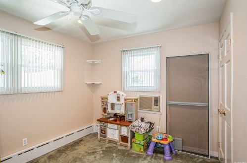 79 Somerset Ave, Manor Park NY  11950-4224 exterior