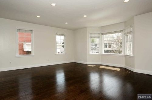 60 Madison Ave, Dumont NJ 07628-2317 exterior