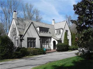 341 Vanderbilt Rd, Asheville, NC 28803-2949
