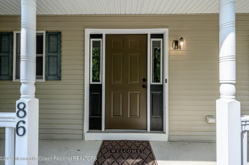 86 Serpentine Dr, Berkeley Township NJ  08721-3051 exterior
