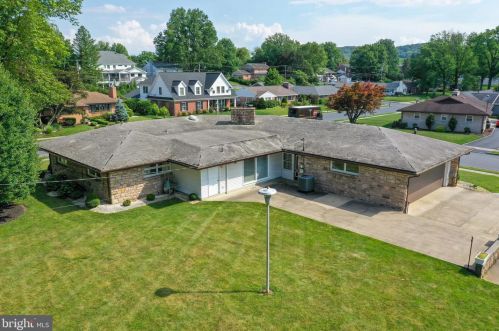 427 Maple Ave, Swatara, PA 17033-1741