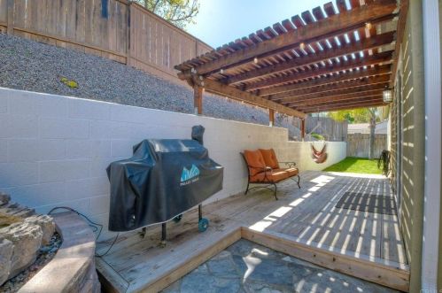 2169 Fiori Dr, Vista CA  92084-7737 exterior