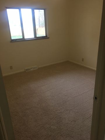 13642 Atlantic Rd, Cleveland, OH 44149-3929