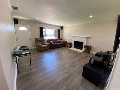3327 Keys Ln, Anaheim, CA 92804-3017