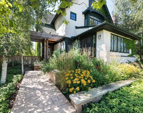 1627 26th St, Minneapolis, MN 55404-4022