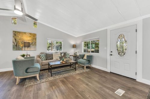 9644 Kent St, Elk Grove CA  95624-2436 exterior