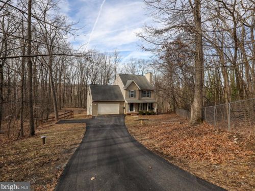70 Nuthatch Dr, Harpers Ferry, WV 25425-4661