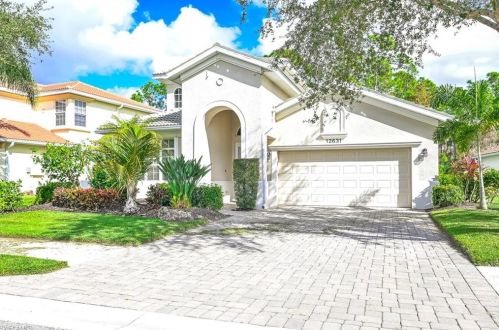 12631 Biscayne Ct, Naples, FL 34105-4935