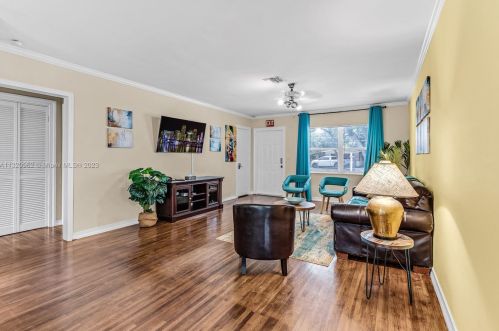 805 26th Ave, Hollywood FL  33020-5704 exterior