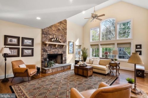 466 Black Swan Ln, Berwyn PA  19312-1908 exterior