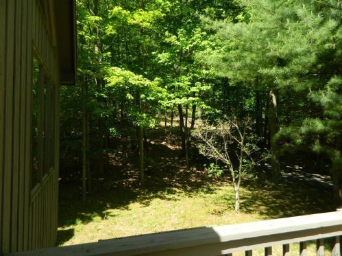 231 Briarwood Dr, Somers Town NY  10589-1810 exterior