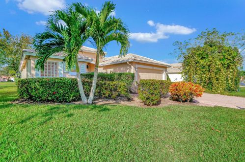 2559 Egret Lake Dr, West Palm Beach, FL 33413-2161