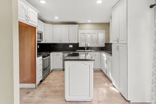 617 Pinecrest Ln, Walnut CA  91789-4163 exterior