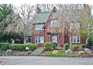 933 Hendersonville Rd, Asheville, NC 28803-1711