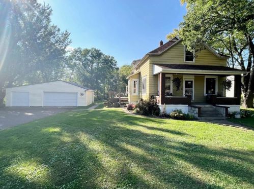 200 Holly Ave, Elk Mound, WI 54739-9015