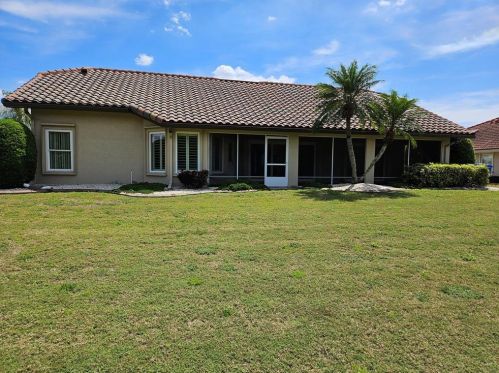 2037 Berry Roberts Dr, Ruskin, FL 33573-6144