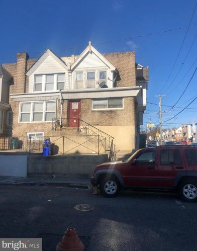 6501 Guyer Ave, Philadelphia PA 19153-2405 exterior