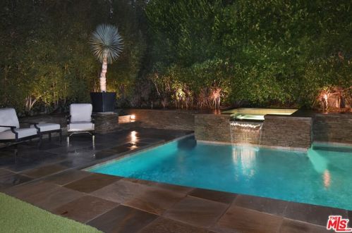 5037 Gaviota Ave, Van Nuys CA  91436-1427 exterior
